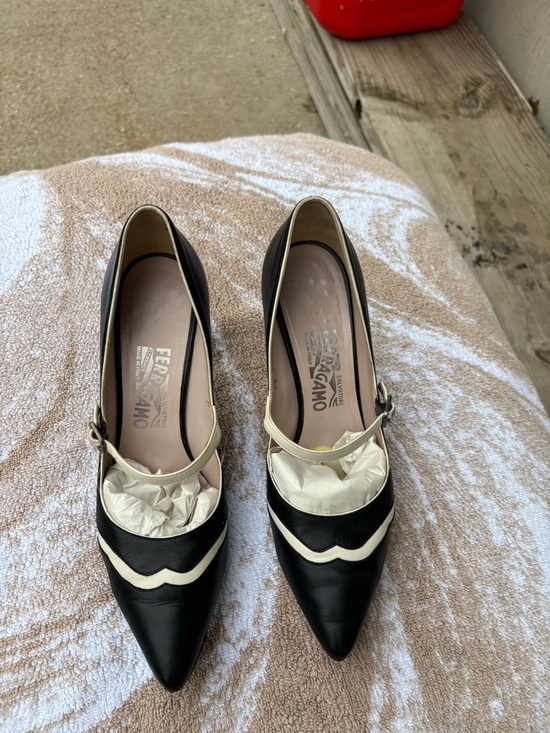 Salvatore Ferragamo Shoes - Salvatore Ferragamo Black & Cream Pointed Mary Jane Pumps